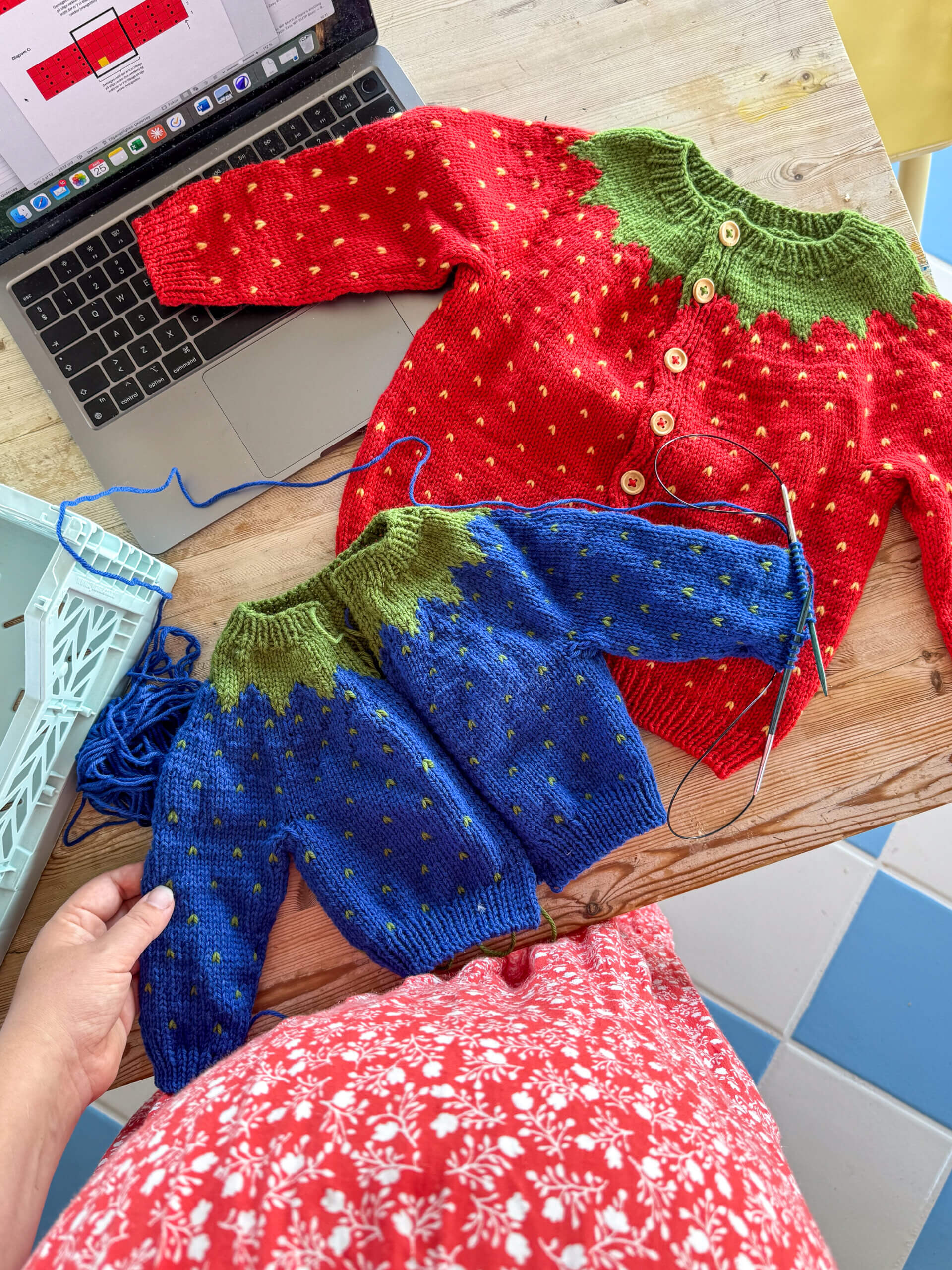 Fruit Cardigan Junior ENGLISH - Billede 7